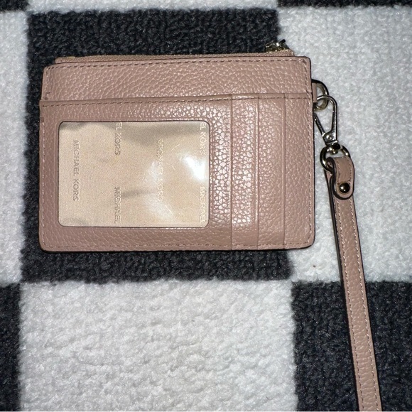 Michael Kors - Pink Wristlet wallet - Picture 4 of 6